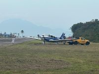 Pneu de avião estoura durante pouso no aeroporto de Ubatuba, em SP