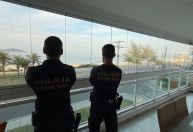 PF mira fraudes bancárias e a programas sociais em operação no RJ e SP