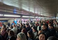 Resgate de passageiro na via afeta três linhas do Metrô de SP