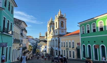 Imagem de destaque do post: Homem é preso após cobrar R$ 380 por estacionamento irregular para turistas