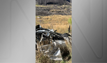 Casal namora na beira de penhasco, carro balança, despenca e ambos morrem