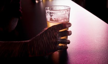 Alcoolismo secundário: quando beber compensa o sofrimento emocional