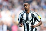 Isak é convocado para a Suécia em meio a polêmica com o Newcastle