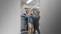 Vídeo: segurança da CPTM aplica "mata-leão" em ambulante dentro do vagão