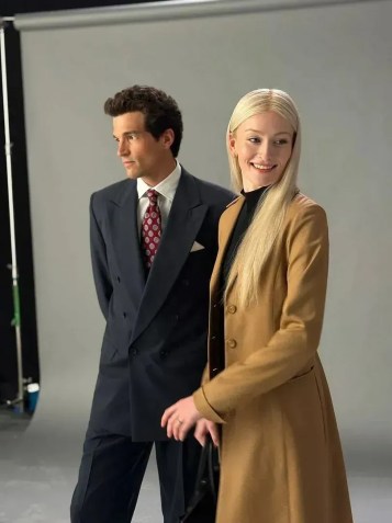 Paul Anthony Kelly e Sarah Pidgeon em "American Love Story" • Divulgação