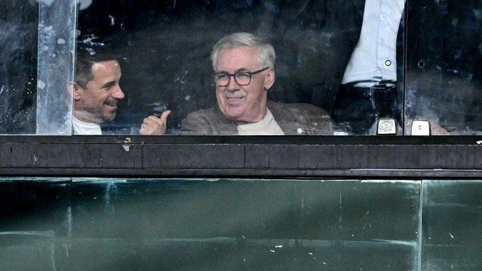 Carlo Ancelotti esteve em Botafogo x LDU