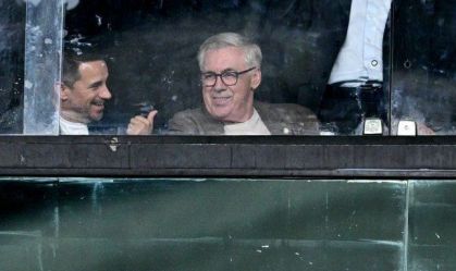 Técnico do Botafogo brinca com a presença do pai Carlo Ancelotti em vitória