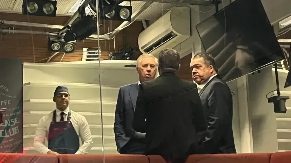 Ancelotti no Maracanã para assistir Flamengo x Internacional