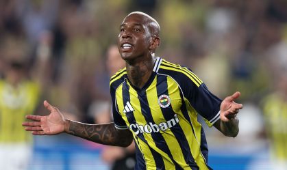 Ao lado de Mourinho, Talisca quer voltar a colocar Fenerbahçe na Champions