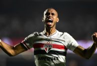 André Silva se machuca e São Paulo busca centroavante no mercado