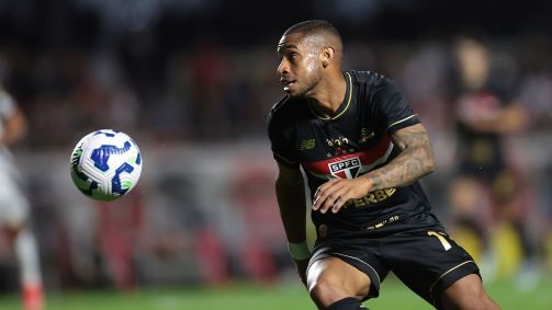 André Silva deixou o campo com dores na vitória do São Paulo sobre o Atlético-MG