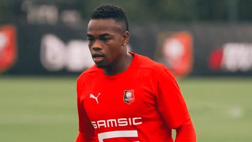 Vasco acerta contratação de atacante colombiano do Rennes; saiba detalhes