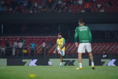 O aquecimento dos jogadores do Juventude antes do jogo contra o Santos, pelo Brasileirão