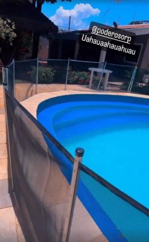 A área da piscina da casa de Fanho RP • Instagram/Fanho RP