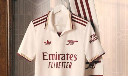Arsenal lança terceira camisa em homenagem a antigo estádio; veja fotos