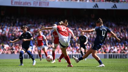 Duelo entre Arsenal e Manchester United pela Women's Super League, em Londres