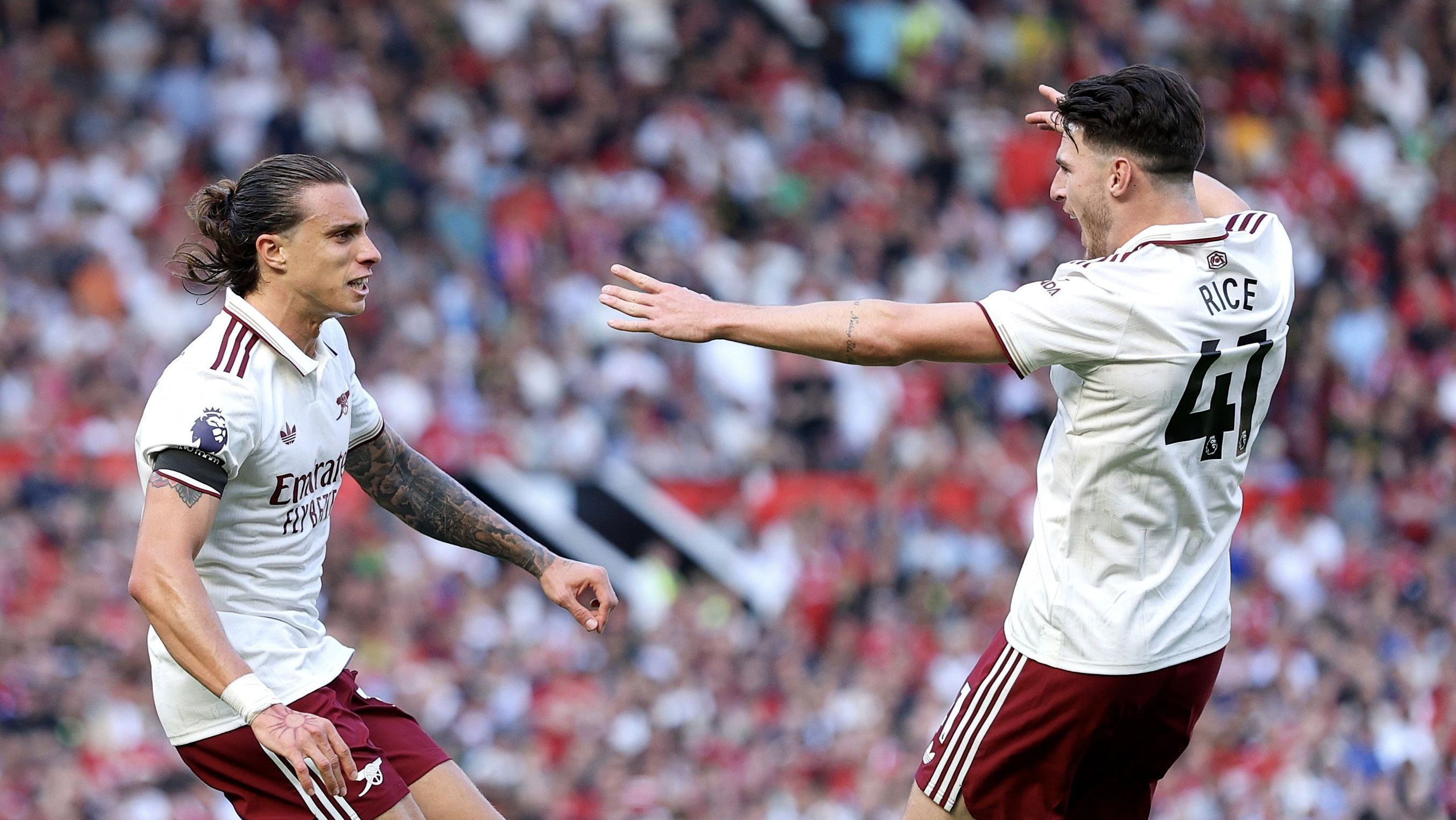 O Arsenal venceu o Manchester United em Old Trafford na estreia da Premier League