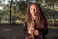 Alice Carvalho sobre trama lésbica em "Guerreiros do Sol": "Foge do clichê"