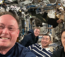 Astronauta da missão SpaceX Crew-11 publica foto na ISS: "Muito feliz"