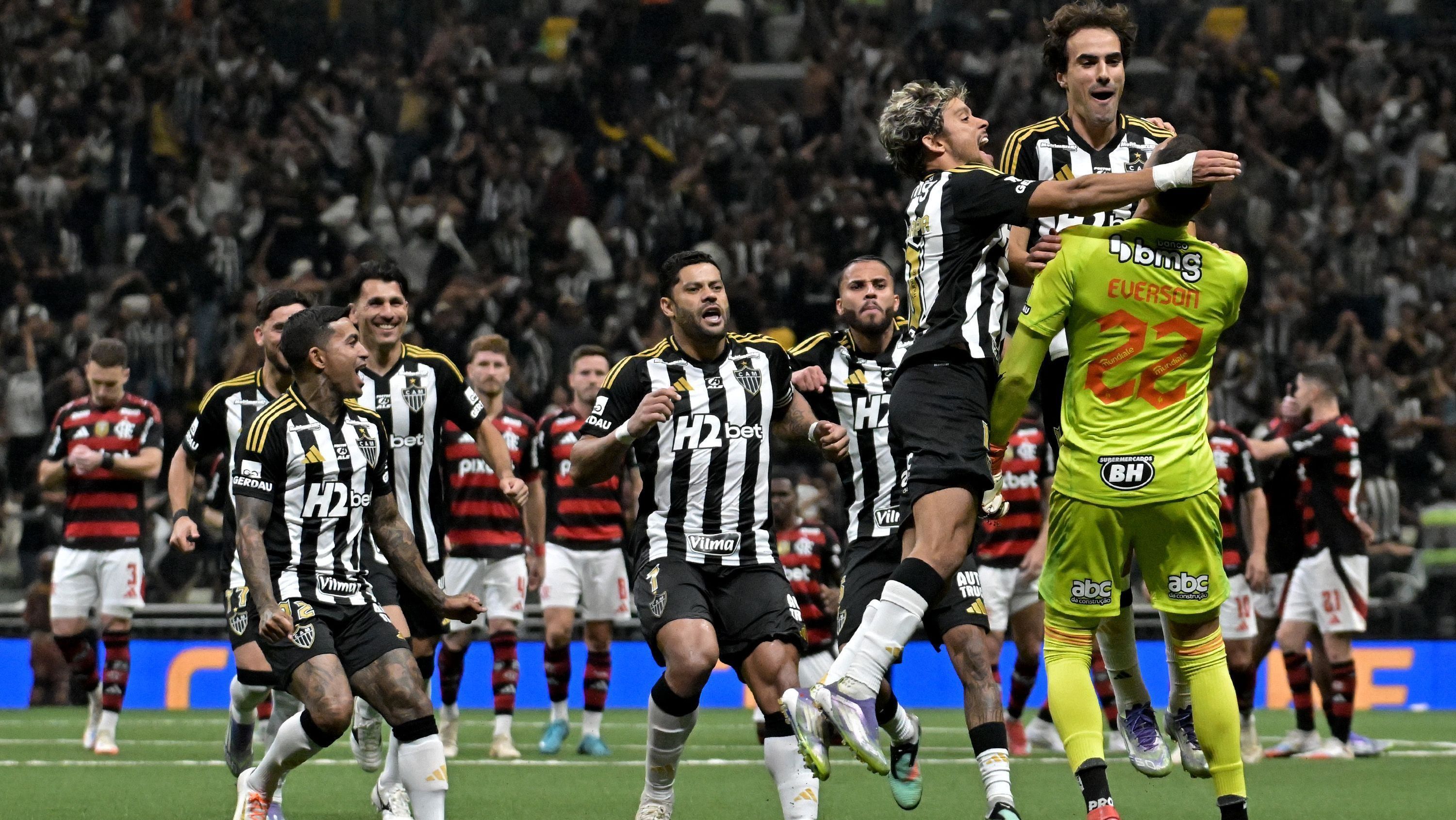 Jogadores do Atlético-MG comemoram a classificação sobre o Flamengo na Copa do Brasil