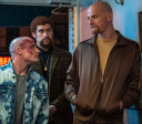 Diretor eplica Bad Bunny em "Ladrões": "Ele quis muito"
