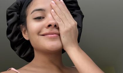 Bella Campos brinca com nome de filme ao acordar: "cinco tipos de ressaca"