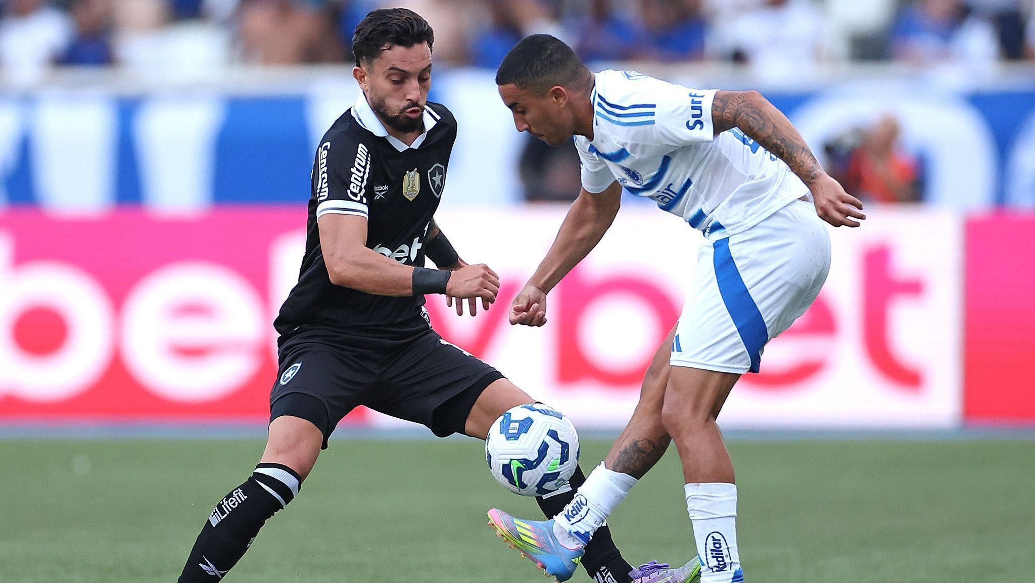 Partida entre Botafogo e Cruzeiro, pela 18ª rodada do Brasileirão
