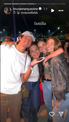 O influenciador Daniel Campos também publicou uma foto ao lado de Marquezine e Sasha, para celebrar a data • Instagram/Bruna Marquezine