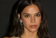 Tudo sobre a maquiagem de Bruna Marquezine em festa de 30 anos