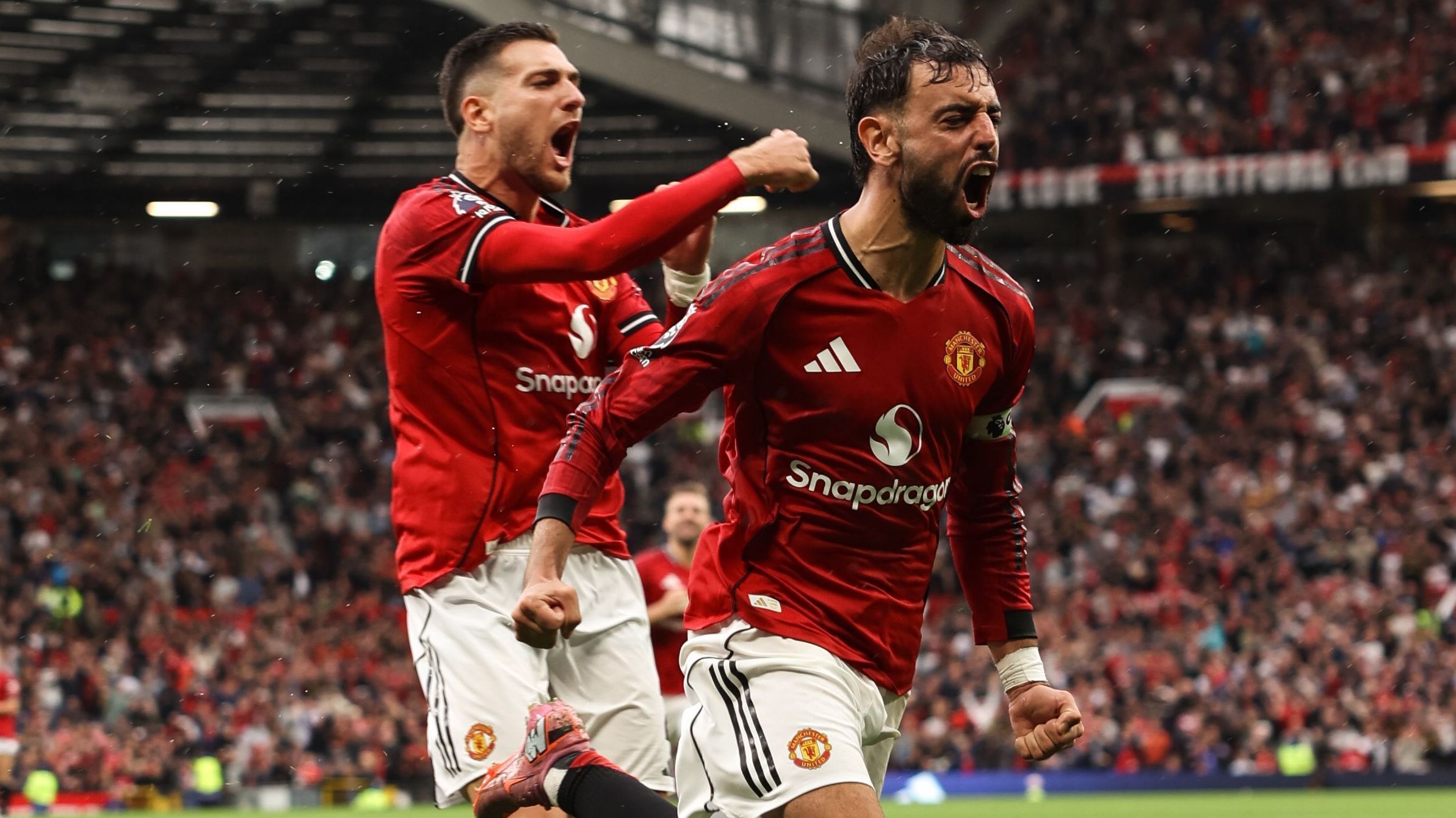 Manchester United sofre para vencer o Burnley na Premier League
