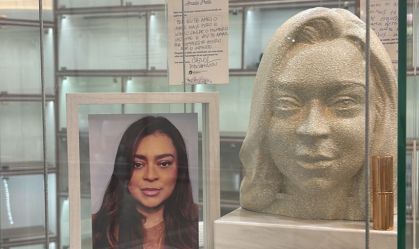 Busto com cinzas de Preta Gil é colocado em crematório no RJ; veja
