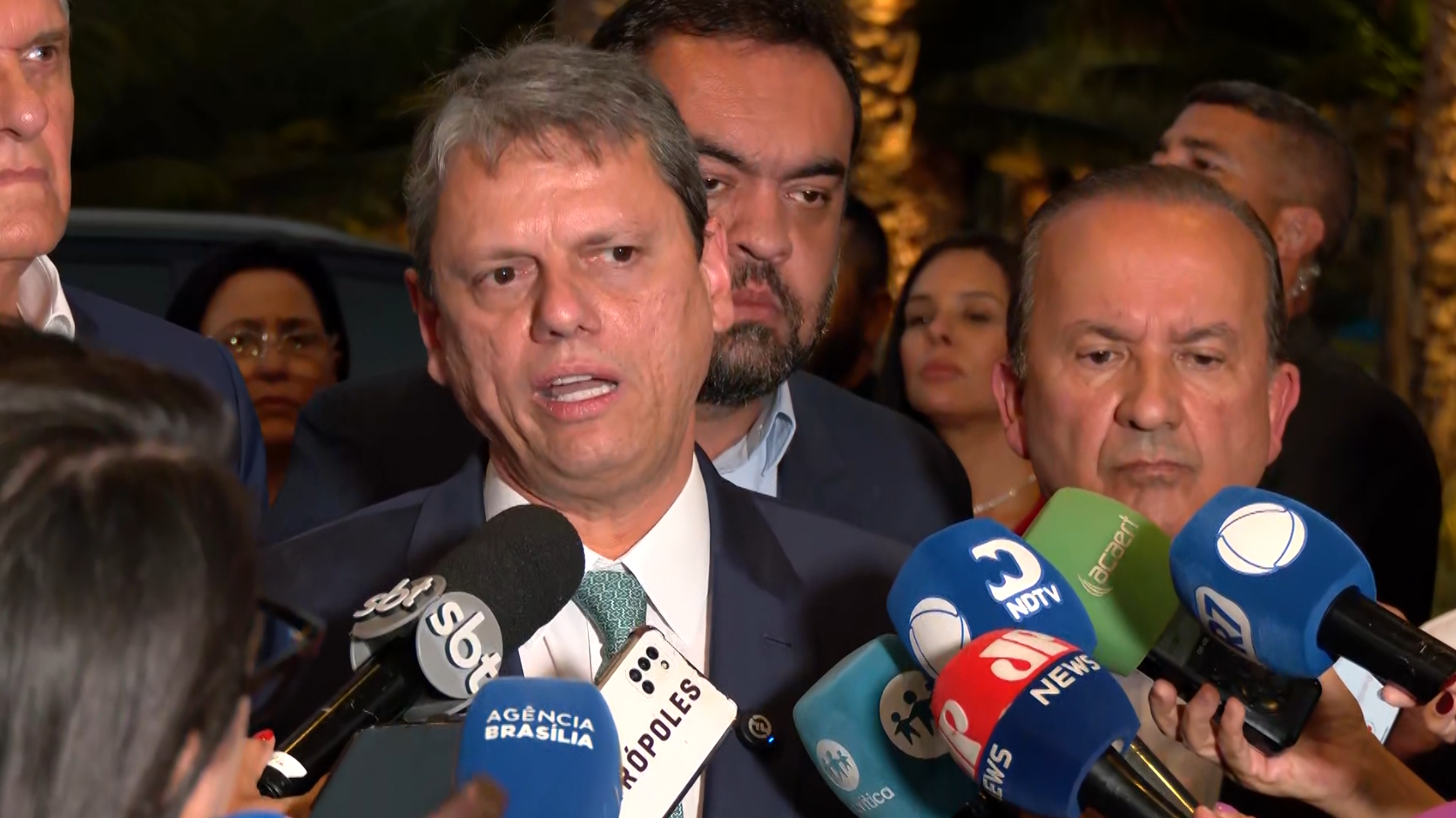 Ronaldo Caiado, Tarcísio de Freitas, Cláudio Castro e Jorginho Mello, após reunião entre governadores na residência de Ibaneis Rocha, em Brasília, em 7 de agosto de 2025