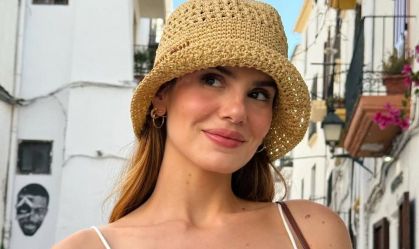 Camila Queiroz é elogiada por Marquezine ao postar novas fotos de viagem
