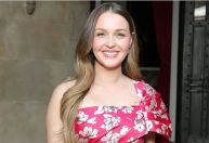 Atriz de Grey's Anatomy revela diagnóstico de doença: "Vai ser uma jornada"