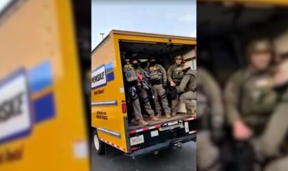 Agentes dos EUA usam caminhão alugado em operação de imigração