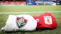Fluminense abre o placar na Sul-Americana com gol contra bizarro; veja
