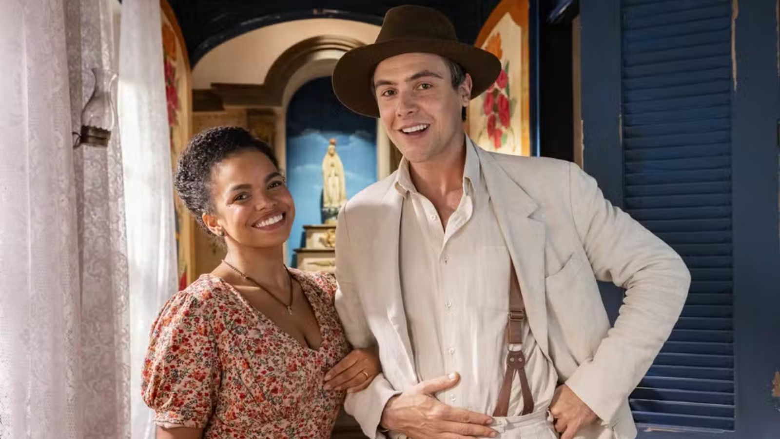 Dita (Jeniffer Nascimento) e Candinho (Sergio Guizé)