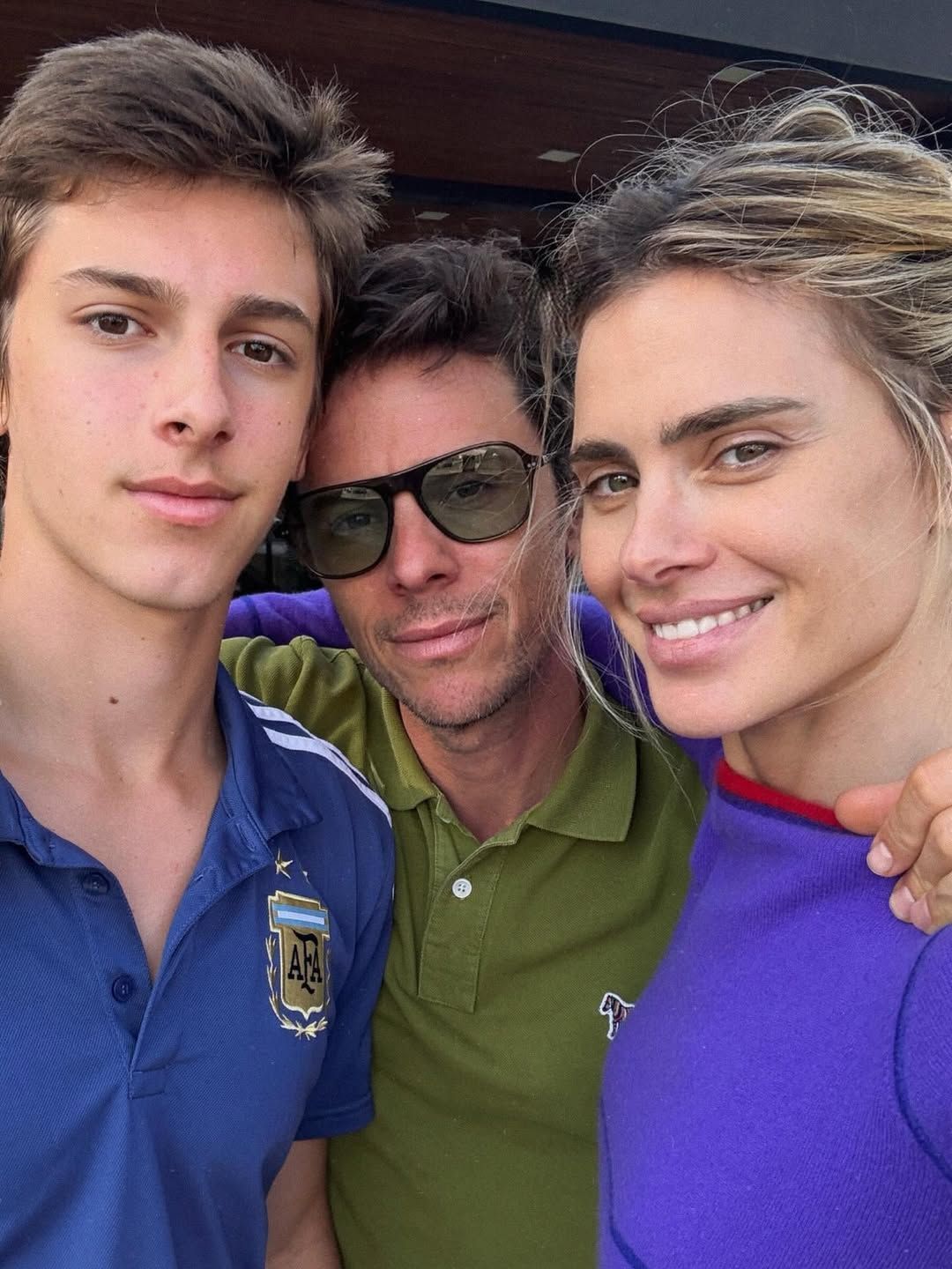 Carolina Dieckmmann posta foto rara ao lado do filho de 18 anos • Instagram / Carolina Dieckmmann