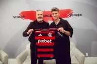 Flamengo anuncia contratação de Jorge Carrascal, ex-Dínamo de Moscou