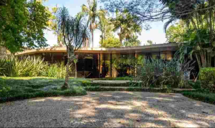 Um "mergulho" no universo de Niemeyer através da única casa projetada pelo arquiteto