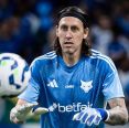 Cássio se revolta, diz que Cruzeiro jogou contra 12 e cita Neymar