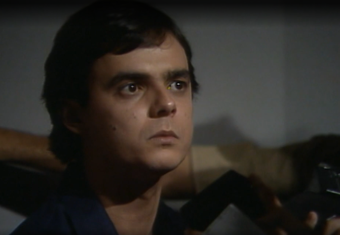 Cassio Gabus Mendes como Afonso em "Vale Tudo" • Reprodução