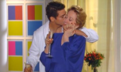Antes de Odete, Cauã Reymond já fez par com Fernanda Montenegro; relembre