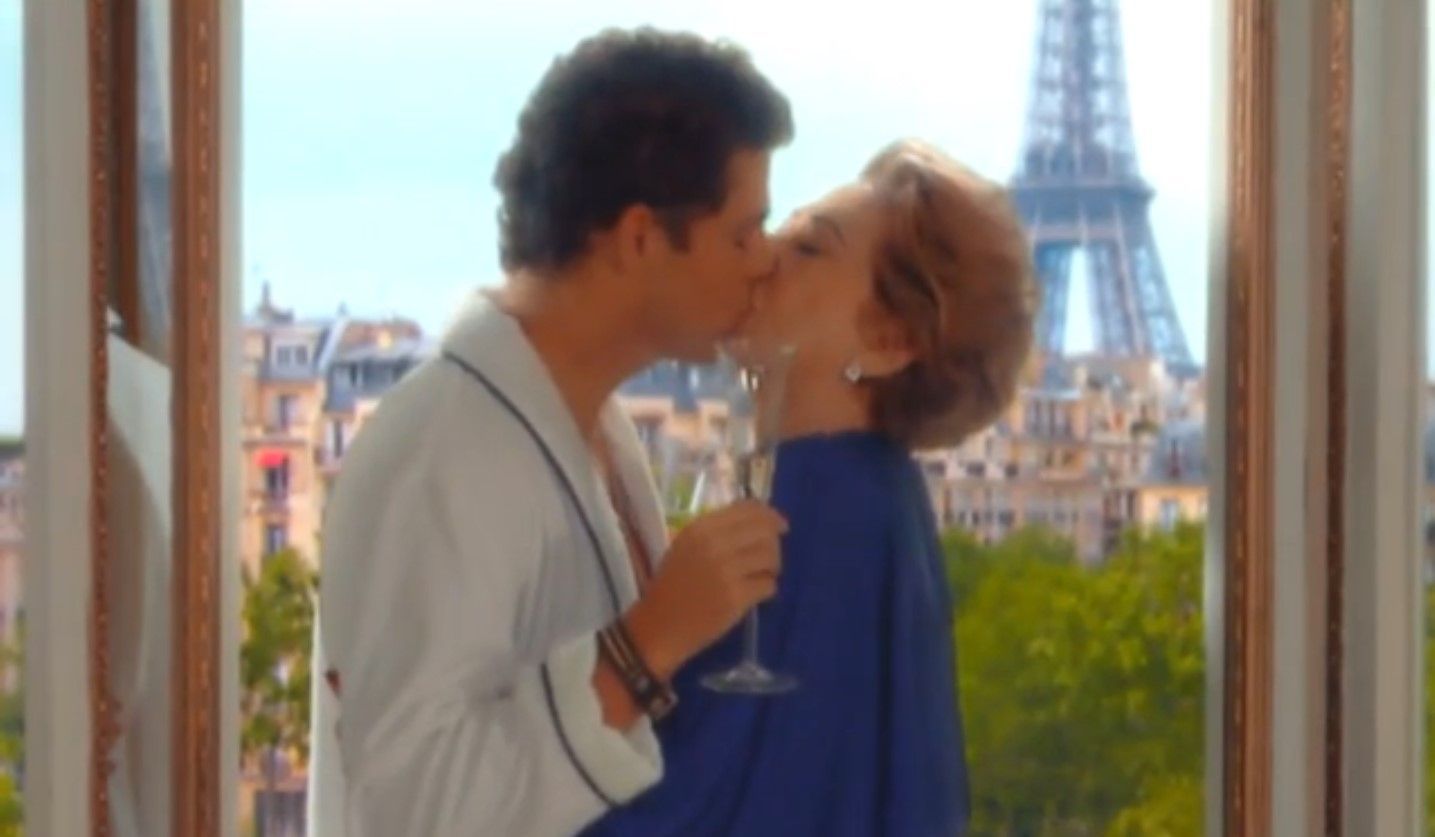 Cauã Reymond e Fernanda Montenegro em cena de "Belíssima" em 2006 • Reprodução/Globoplay