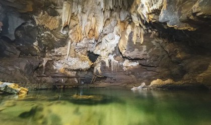 Conheça 7 cavernas abertas à visitação em São Paulo que garantem boa dose de adrenalina