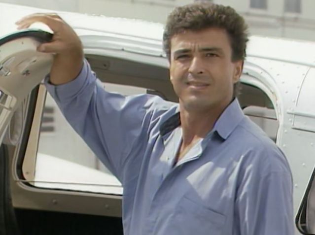 César Ribeiro na versão original de "Vale Tudo" • Reprodução/Globoplay