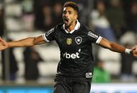 Espanhol brilha na estreia, e Botafogo vence o Juventude pelo Brasileirão