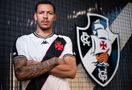 Ex-Vasco, Clayton ressurge na Europa e pode ser vendido por R$ 100 milhões