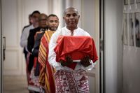 França devolve crânio de rei do Madagascar em ato de repatriação