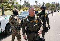 Agência de imigração dos EUA deportou quase 200 mil pessoas em 2025